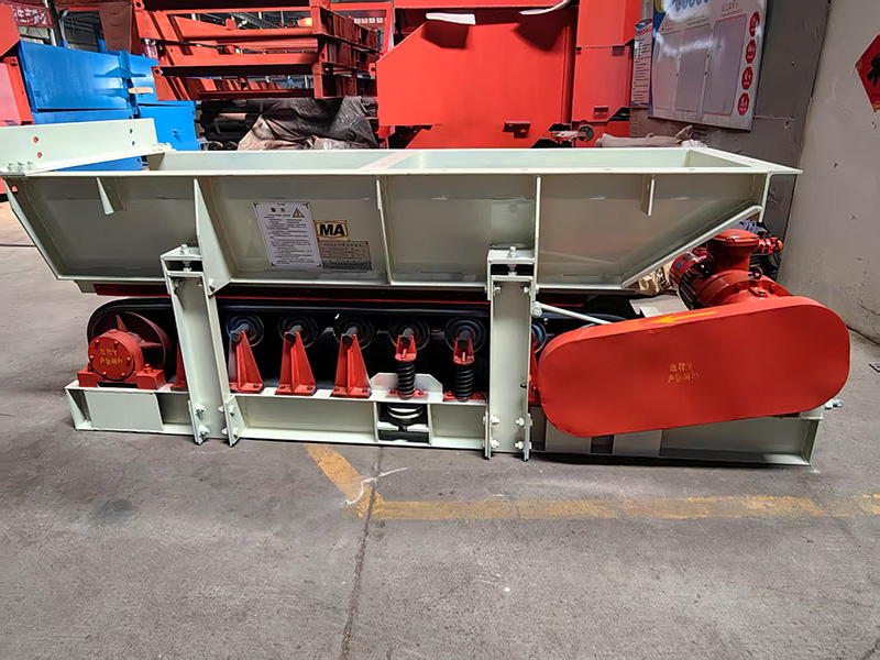 往復(fù)式給煤機(jī)